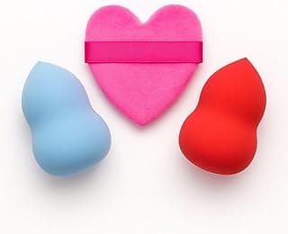 Kit com 2 Esponjas Gota Curva para Maquiagem e 1 Esponja Puff peludo de coração para Pó – Cores Sortidas – Maciez e Acabamento Uniforme
