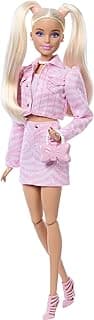 Barbie Fashionista Deluxe Style Boneca Com Jaqueta Rosa, Look Jeans Com Acessórios Fashion, Kit Colecionável Barbiecore com 8.73% de desconto por R$ 219,00 na amazon