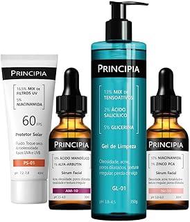 Principia Kit Anti-manchas Essencial com quatro fórmulas: um gel de limpeza com mix de tensoativos + salicílico + glicerina, um sérum de ácido mandélico + alfa-arbutin, um sérum de niacinamida + zinco PCA e um protetor solar fluido antioleosidade com mix de filtros UV + niacinamida, FPS 60, toque seco e com eficácia contra raios UVA e UVB.