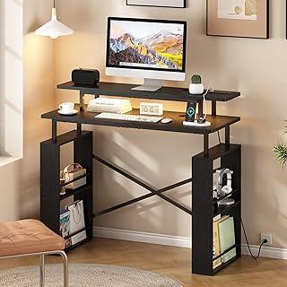 Escrivaninha Mesa para Computador, Mesa para Escritório de 2 Níveis com Tomada Integrada e Espaço de Armazenamento Lateral, Ideal para Home Office e Jogos, Cor Preta